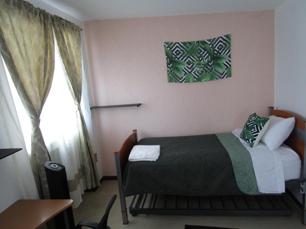 Preciosa Casa Palmera En Cuernavaca Con Alberca, Wifi, Tv Y Cocina Para Fin De Semana, Descanso, Vacaciones O Home Office Emiliano Zapata  Kültér fotó